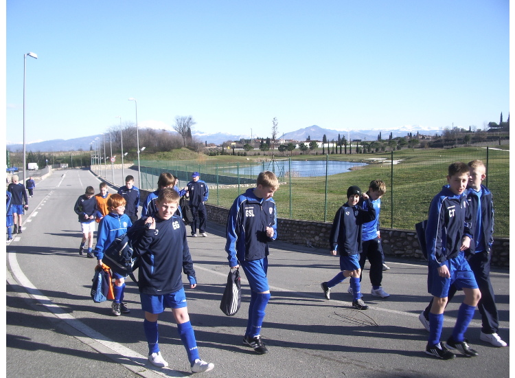 Lazy wee stroll up to the fitba pitches.