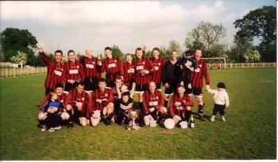 WEST MIDDLESEX FOOTBALL COMBINATION DIVISION 1 CHALLENGE CUP WINNERS 2002 (RESERVES)