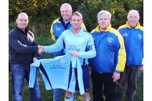 New Sponsors Martin Gaskells FLEXI SURFACES presents the shirt to Grange