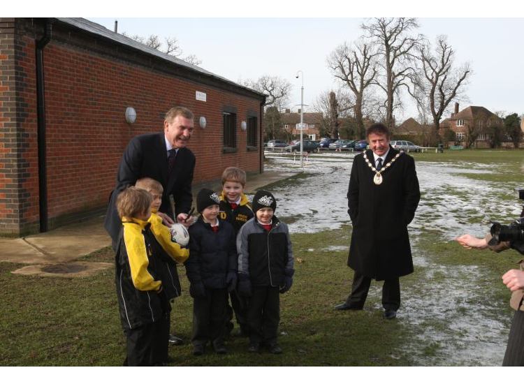 Sir Trevor Brooking meets Priory U7 players