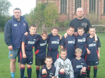 STEVE & JON WITH PENDLEBURYS FIRST EVER TEAM