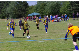 Syd going for goal