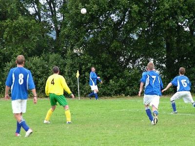 Lympstone 2 RRFC 0: A late corner kick from Carl Waterfield has everyone's attention.