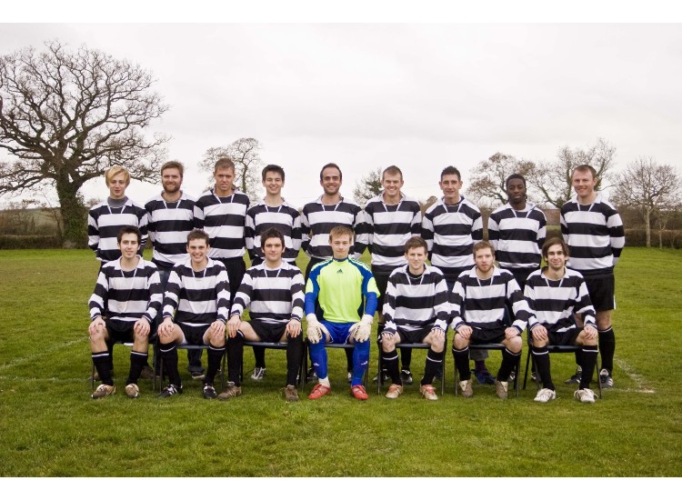 Official Team Picture 2008/09.