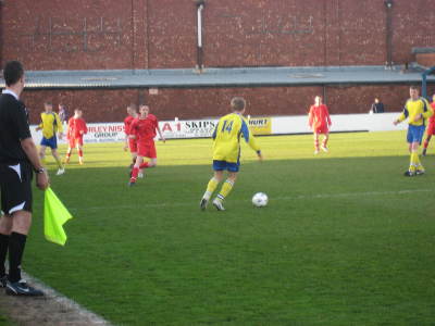 Rob looking to pass (For probably the first time this season)