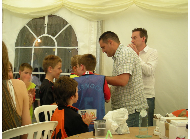 Vince & Steve busy giving out the well deserved trophies