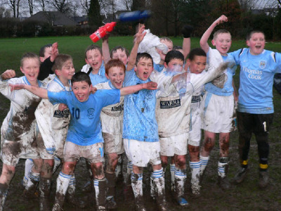Under 11's win Division 2 title 2005/2006