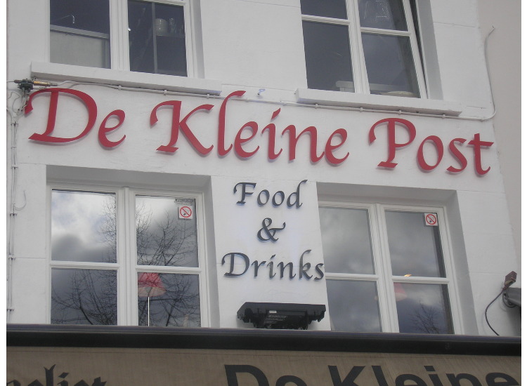 De Kleine Post,watering hole on Sunday