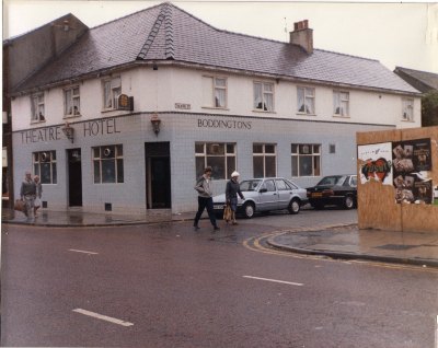 Stan & Jean Dale club sponsors 1985 to 1987 Landlord & lady of Theatre Hotel