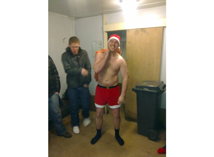 Anyone wanna see what's in Santas sack ??