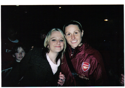 The Arsenal players were very accomodating after the game and spent lots of time signing autographs and having photos taken