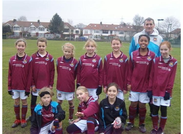 The squad before the league game at Snaresbrook