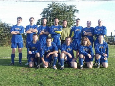 Here are the victors from the Cottsway challenge. We laid on a BBQ at the swan after the game which was a great success. Cottsway have offered to run the BBQ for the next game - I was reminded that we never offered a vege option - sorry